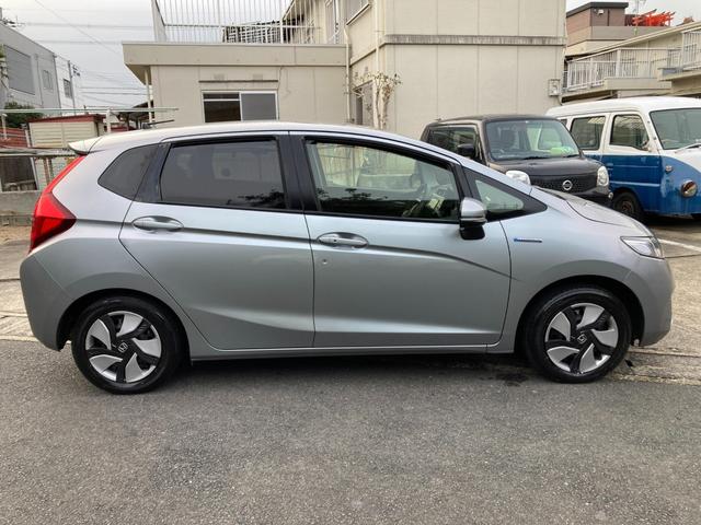 フィットハイブリッド Ｆパッケージ　ナビＴＶ／ＥＴＣ／プッシュスタート（17枚目）