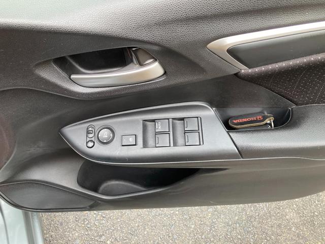 フィットハイブリッド Ｆパッケージ　ナビＴＶ／ＥＴＣ／プッシュスタート（29枚目）