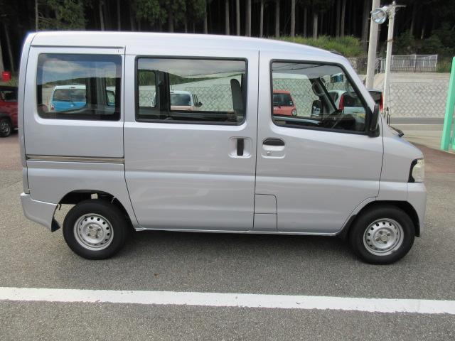 NV100クリッパーバン DX 4WD 集中ドアロック WSRS パートタイム4WD(5枚目)