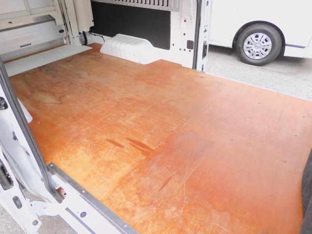 NV350キャラバンバン ロングDXターボ 和光パワーゲート400キロ/4WD/後期ディーゼルTB/衝突軽減エマブレ/両側スライド5D/ケンウッドナビ/Bモニタ/AC100V/キーレス/ETC/車検R8年7月14日/低床/3人/小型貨物4ナンバ(22枚目)