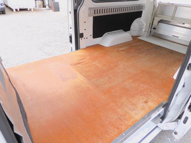 NV350キャラバンバン ロングDXターボ 和光パワーゲート400キロ/4WD/後期ディーゼルTB/衝突軽減エマブレ/両側スライド5D/ケンウッドナビ/Bモニタ/AC100V/キーレス/ETC/車検R8年7月14日/低床/3人/小型貨物4ナンバ(25枚目)