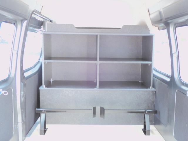 NV350キャラバンバン スーパーロングDX ◆荷室トランポ仕様/後期/R2年式/走行距離1.2キロ/衝突軽減エマブレ/純正ナビTV/キーレス/ETC/3人乗り/4D/普通貨物1ナンバー/積載1.25t/長さ508幅169高さ228センチ(11枚目)