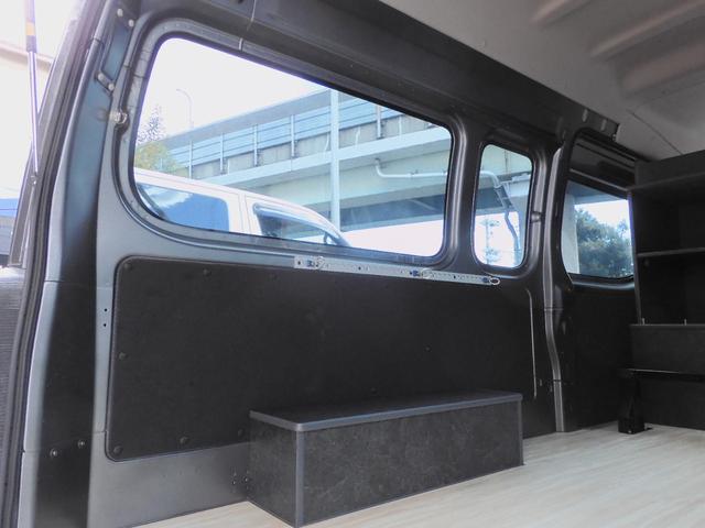 NV350キャラバンバン スーパーロングDX ◆荷室トランポ仕様/後期/R2年式/走行距離1.2キロ/衝突軽減エマブレ/純正ナビTV/キーレス/ETC/3人乗り/4D/普通貨物1ナンバー/積載1.25t/長さ508幅169高さ228センチ(13枚目)