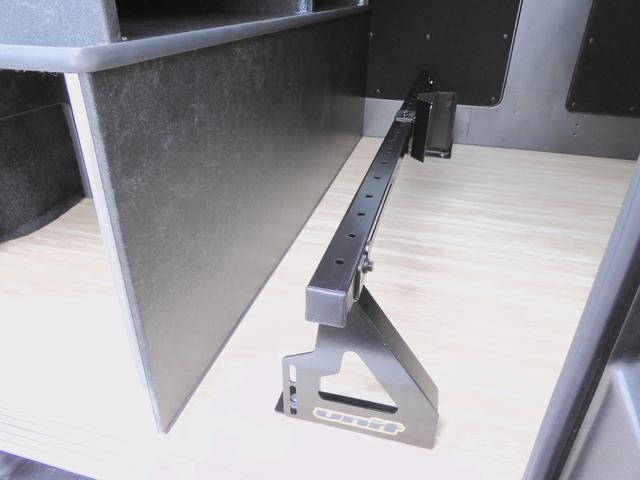 NV350キャラバンバン スーパーロングDX ◆荷室トランポ仕様/後期/R2年式/走行距離1.2キロ/衝突軽減エマブレ/純正ナビTV/キーレス/ETC/3人乗り/4D/普通貨物1ナンバー/積載1.25t/長さ508幅169高さ228センチ(18枚目)