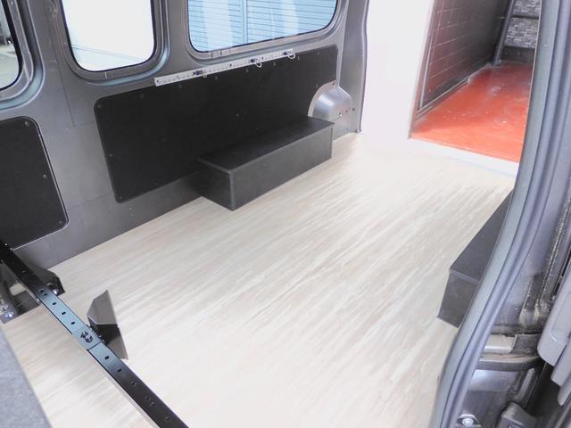 NV350キャラバンバン スーパーロングDX ◆荷室トランポ仕様/後期/R2年式/走行距離1.2キロ/衝突軽減エマブレ/純正ナビTV/キーレス/ETC/3人乗り/4D/普通貨物1ナンバー/積載1.25t/長さ508幅169高さ228センチ(19枚目)