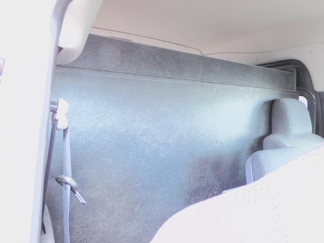 NV350キャラバンバン スーパーロングDX ◆荷室トランポ仕様/後期/R2年式/走行距離1.2キロ/衝突軽減エマブレ/純正ナビTV/キーレス/ETC/3人乗り/4D/普通貨物1ナンバー/積載1.25t/長さ508幅169高さ228センチ(30枚目)