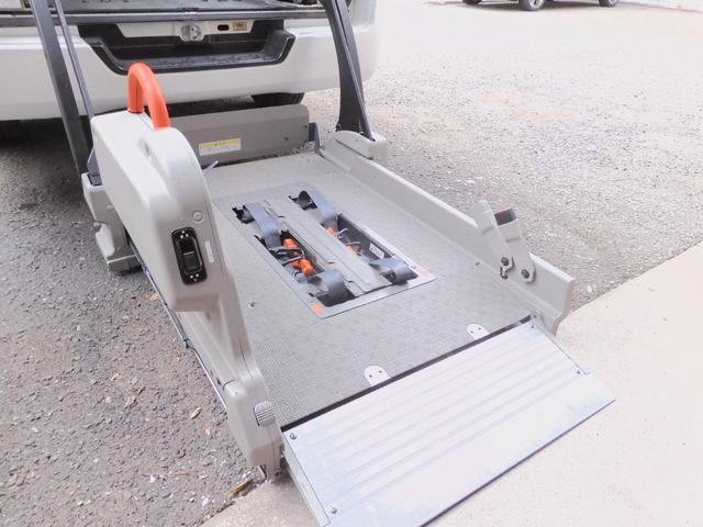 NV350キャラバンバン ◆チェアキャブM仕様,福祉車いす2名,固定装置2基,ガラスルーフ,走行距離4.7万キロ,電動リアリフト,左オートステップ,1オーナー,整備記録簿,非課税,Bモニ,Wエアコン&ヒーター,ETC,ドラレコ(16枚目)