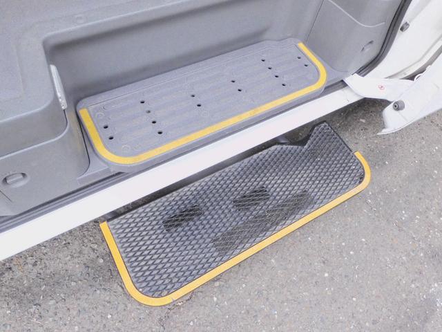 NV350キャラバンバン ◆チェアキャブM仕様,福祉車いす2名,固定装置2基,ガラスルーフ,走行距離4.7万キロ,電動リアリフト,左オートステップ,1オーナー,整備記録簿,非課税,Bモニ,Wエアコン&ヒーター,ETC,ドラレコ(25枚目)