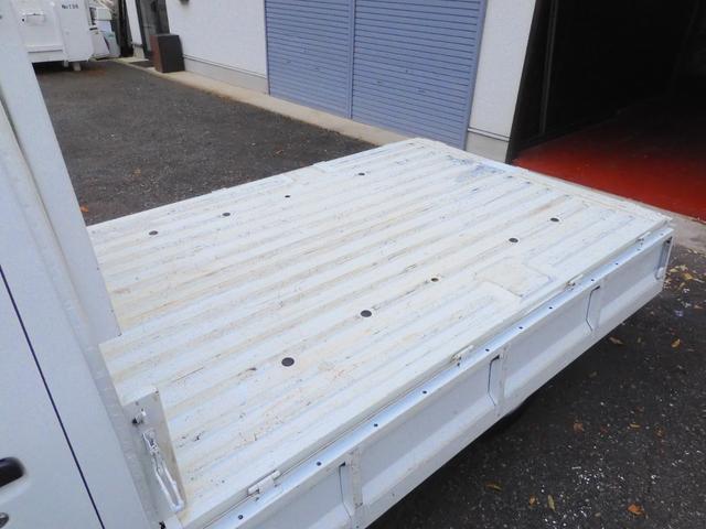 タウンエーストラック ＤＸ　Ｒ２年式／走行距離２．７万キロ／ＭＴ５速／純正ナビＴＶ／Ｂｌｕｅｔｏｏｔｈ／ＥＴＣ／パワステ／エアコン／小型貨物４ナンバー／積載８００キロ／長さ４２７幅１６７高さ１８９センチ／（22枚目）