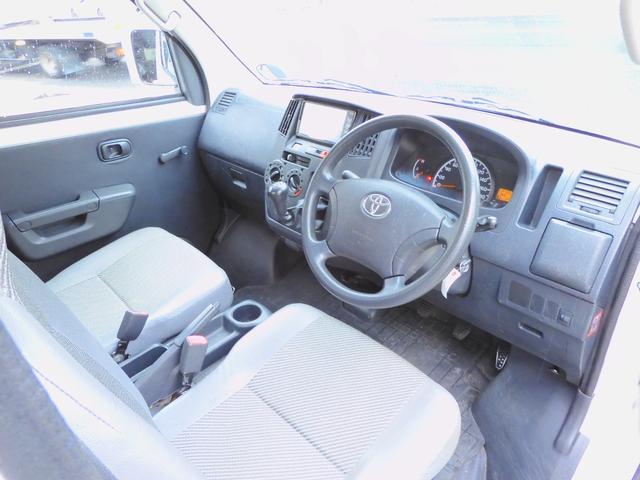 タウンエーストラック ＤＸ　Ｒ２年式／走行距離２．７万キロ／ＭＴ５速／純正ナビＴＶ／Ｂｌｕｅｔｏｏｔｈ／ＥＴＣ／パワステ／エアコン／小型貨物４ナンバー／積載８００キロ／長さ４２７幅１６７高さ１８９センチ／（23枚目）