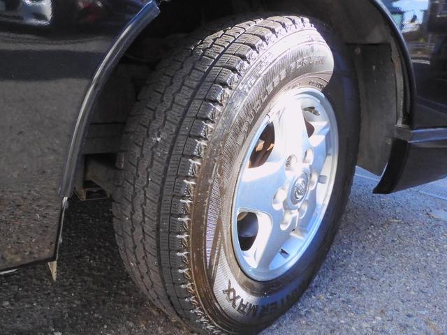 ＮＶ３５０キャラバンバン スーパーロングワイドＤＸ　クロムギアパッケージ　ワンオーナー．ダブルエアコン．車検Ｒ８年８月迄．Ｂｌｕｅｔｏｏｔｈ．インバーター．ソーラーパネル．撥水シート．乗車定員６人乗り．純正１５アルミ．長さ５２３幅１８８高さ２２８センチ．普通貨物１ナンバー（50枚目）