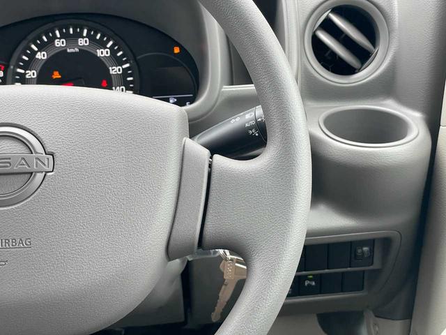 クリッパーバン ＤＸ　届出済未使用車　純正ナビ　フルセグＴＶ　バックカメラ　ＥＴＣ　前席パワーウィンドウ　オートライト　アイドリングストップ　衝突軽減ブレーキ　横滑り防止装置　キーレス（37枚目）