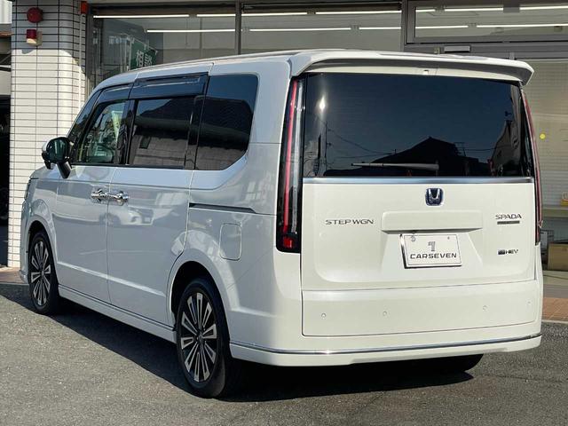 ステップワゴン ｅ：ＨＥＶスパーダ　プレミアムライン　ホンダセンシング　１１．４インチ純正ナビ　１５．６インチフリップダウン　フルセグＴＶ　マルチビューカメラ　ブラインドスポット　パワーテールゲート　シートヒーター　２列目オットマン　純正１７インチＡＷ（9枚目）