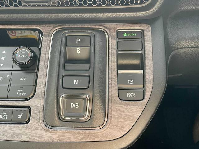 ステップワゴン ｅ：ＨＥＶスパーダ　プレミアムライン　ホンダセンシング　１１．４インチ純正ナビ　１５．６インチフリップダウン　フルセグＴＶ　マルチビューカメラ　ブラインドスポット　パワーテールゲート　シートヒーター　２列目オットマン　純正１７インチＡＷ（10枚目）