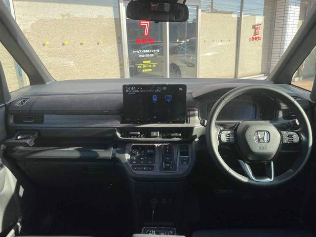 ステップワゴン ｅ：ＨＥＶスパーダ　プレミアムライン　ホンダセンシング　１１．４インチ純正ナビ　１５．６インチフリップダウン　フルセグＴＶ　マルチビューカメラ　ブラインドスポット　パワーテールゲート　シートヒーター　２列目オットマン　純正１７インチＡＷ（13枚目）