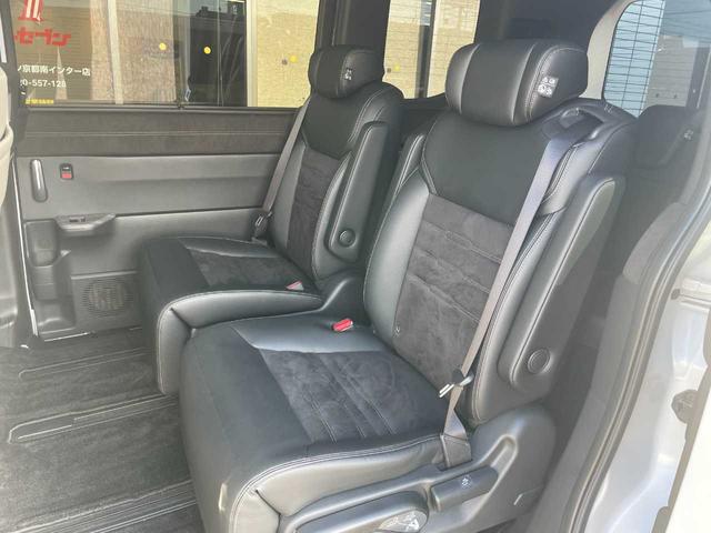 ステップワゴン ｅ：ＨＥＶスパーダ　プレミアムライン　ホンダセンシング　１１．４インチ純正ナビ　１５．６インチフリップダウン　フルセグＴＶ　マルチビューカメラ　ブラインドスポット　パワーテールゲート　シートヒーター　２列目オットマン　純正１７インチＡＷ（16枚目）