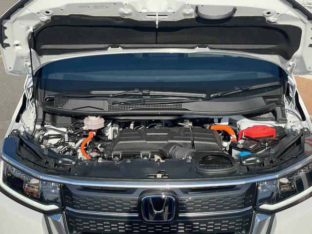 ステップワゴン ｅ：ＨＥＶスパーダ　プレミアムライン　ホンダセンシング　１１．４インチ純正ナビ　１５．６インチフリップダウン　フルセグＴＶ　マルチビューカメラ　ブラインドスポット　パワーテールゲート　シートヒーター　２列目オットマン　純正１７インチＡＷ（17枚目）