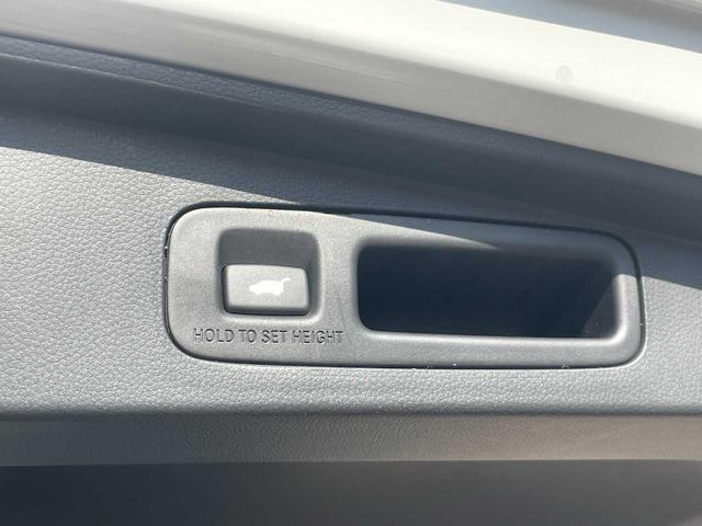 ステップワゴン ｅ：ＨＥＶスパーダ　プレミアムライン　ホンダセンシング　１１．４インチ純正ナビ　１５．６インチフリップダウン　フルセグＴＶ　マルチビューカメラ　ブラインドスポット　パワーテールゲート　シートヒーター　２列目オットマン　純正１７インチＡＷ（23枚目）