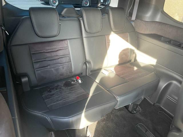 ステップワゴン ｅ：ＨＥＶスパーダ　プレミアムライン　ホンダセンシング　１１．４インチ純正ナビ　１５．６インチフリップダウン　フルセグＴＶ　マルチビューカメラ　ブラインドスポット　パワーテールゲート　シートヒーター　２列目オットマン　純正１７インチＡＷ（30枚目）