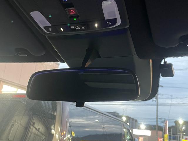 ステップワゴン ｅ：ＨＥＶスパーダ　プレミアムライン　ホンダセンシング　１１．４インチ純正ナビ　１５．６インチフリップダウン　フルセグＴＶ　マルチビューカメラ　ブラインドスポット　パワーテールゲート　シートヒーター　２列目オットマン　純正１７インチＡＷ（41枚目）