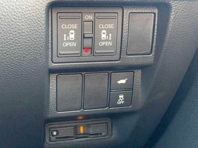 ステップワゴン ｅ：ＨＥＶスパーダ　プレミアムライン　ホンダセンシング　１１．４インチ純正ナビ　１５．６インチフリップダウン　フルセグＴＶ　マルチビューカメラ　ブラインドスポット　パワーテールゲート　シートヒーター　２列目オットマン　純正１７インチＡＷ（48枚目）