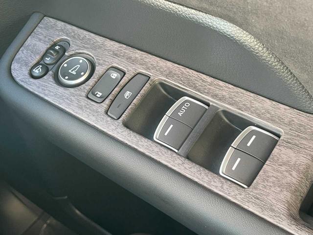 ステップワゴン ｅ：ＨＥＶスパーダ　プレミアムライン　ホンダセンシング　１１．４インチ純正ナビ　１５．６インチフリップダウン　フルセグＴＶ　マルチビューカメラ　ブラインドスポット　パワーテールゲート　シートヒーター　２列目オットマン　純正１７インチＡＷ（50枚目）