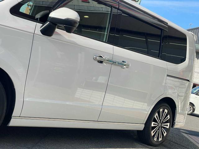 ステップワゴン ｅ：ＨＥＶスパーダ　プレミアムライン　ホンダセンシング　１１．４インチ純正ナビ　１５．６インチフリップダウン　フルセグＴＶ　マルチビューカメラ　ブラインドスポット　パワーテールゲート　シートヒーター　２列目オットマン　純正１７インチＡＷ（63枚目）