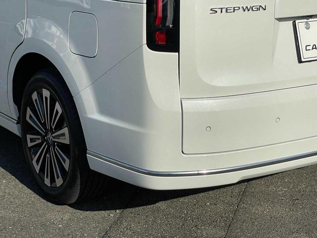 ステップワゴン ｅ：ＨＥＶスパーダ　プレミアムライン　ホンダセンシング　１１．４インチ純正ナビ　１５．６インチフリップダウン　フルセグＴＶ　マルチビューカメラ　ブラインドスポット　パワーテールゲート　シートヒーター　２列目オットマン　純正１７インチＡＷ（64枚目）