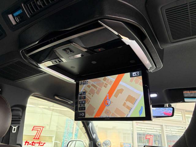 ハイエースバン スーパーGL 50TH アニバーサリーリミテッド 両側パワスラ 寒冷地仕様 TRDフロントスポイラー アルパインフローティングナビ、11.1型デジタルミラー、12.8インチフリップダウン 運転席レカロシート ユーアイビークルベッドキット(36枚目)