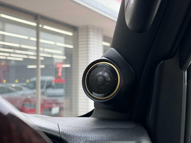 ハイエースバン スーパーGL 50TH アニバーサリーリミテッド 両側パワスラ 寒冷地仕様 TRDフロントスポイラー アルパインフローティングナビ、11.1型デジタルミラー、12.8インチフリップダウン 運転席レカロシート ユーアイビークルベッドキット(46枚目)