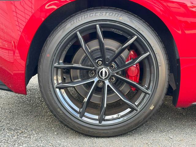 フェアレディＺ バージョンＳＴ　６ＭＴ　純正ナビ　ＢＯＳＥサウンドシステム　バックカメラ　ＥＴＣ２．０　レーダークルコン　シートヒーター　ＢＳＷ　純正１９インチＡＷ　セキュリティ＆セーフティパック　ベーシックパックプラス（19枚目）