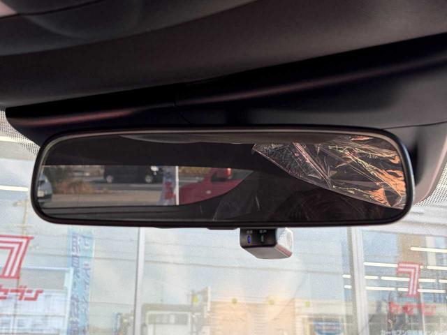 フェアレディＺ バージョンＳＴ　６ＭＴ　純正ナビ　ＢＯＳＥサウンドシステム　バックカメラ　ＥＴＣ２．０　レーダークルコン　シートヒーター　ＢＳＷ　純正１９インチＡＷ　セキュリティ＆セーフティパック　ベーシックパックプラス（31枚目）