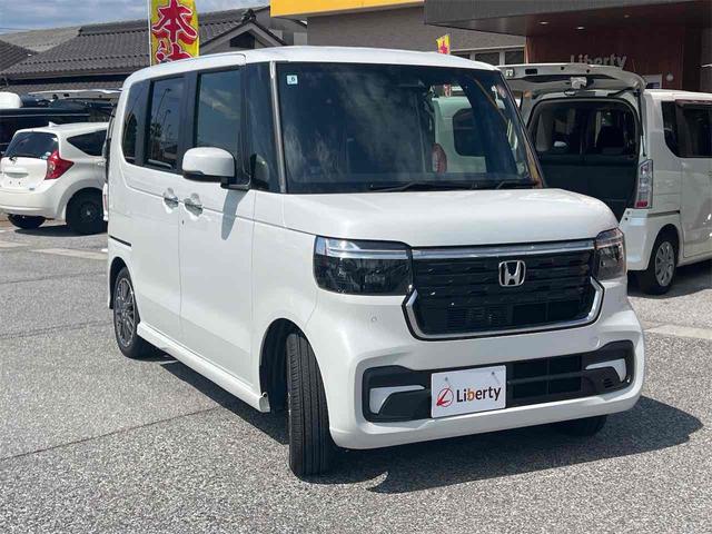 Ｎ－ＢＯＸカスタム ターボ　マルチビューカメラ　両側電動スライドドア　クリアランスソナー　オートクルーズコントロール　レーンアシスト　オートライト　スマートキー　電動格納ミラー　ＣＶＴ　ＥＳＣ　チップアップシート　アルミホイール（16枚目）