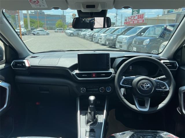 ライズ ＨＹＢＲＩＤ　Ｚ　登録済未使用車　禁煙車　衝突軽減Ｂ　純正９インチディスプレイ　Ｂｌｕｅｔｏｏｔｈ対応　Ｂカメラ　アダプティブクルーズコントロール　電子パーキング　ＬＥＤヘッドライト　スマートキー　純正アルミホイール（5枚目）