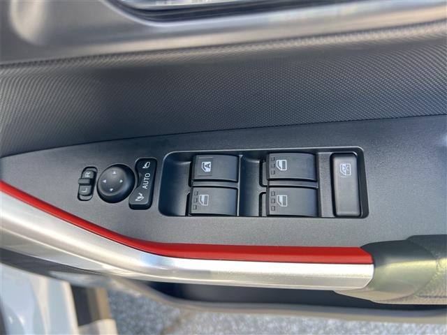 ライズ ＨＹＢＲＩＤ　Ｚ　登録済未使用車　禁煙車　衝突軽減Ｂ　純正９インチディスプレイ　Ｂｌｕｅｔｏｏｔｈ対応　Ｂカメラ　アダプティブクルーズコントロール　電子パーキング　ＬＥＤヘッドライト　スマートキー　純正アルミホイール（14枚目）