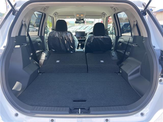 ライズ ＨＹＢＲＩＤ　Ｚ　登録済未使用車　禁煙車　衝突軽減Ｂ　純正９インチディスプレイ　Ｂｌｕｅｔｏｏｔｈ対応　Ｂカメラ　アダプティブクルーズコントロール　電子パーキング　ＬＥＤヘッドライト　スマートキー　純正アルミホイール（22枚目）