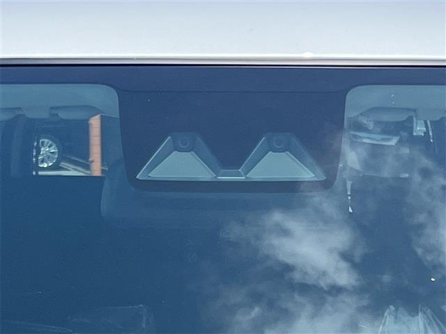ライズ ＨＹＢＲＩＤ　Ｚ　登録済未使用車　禁煙車　衝突軽減Ｂ　純正９インチディスプレイ　Ｂｌｕｅｔｏｏｔｈ対応　Ｂカメラ　アダプティブクルーズコントロール　電子パーキング　ＬＥＤヘッドライト　スマートキー　純正アルミホイール（27枚目）