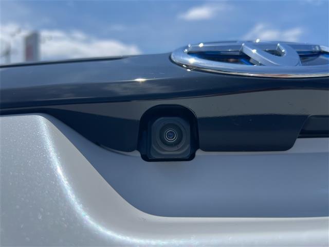 ライズ ＨＹＢＲＩＤ　Ｚ　登録済未使用車　禁煙車　衝突軽減Ｂ　純正９インチディスプレイ　Ｂｌｕｅｔｏｏｔｈ対応　Ｂカメラ　アダプティブクルーズコントロール　電子パーキング　ＬＥＤヘッドライト　スマートキー　純正アルミホイール（28枚目）