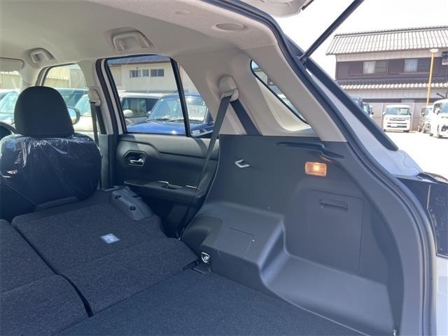 ライズ ＨＹＢＲＩＤ　Ｚ　登録済未使用車　禁煙車　衝突軽減Ｂ　純正９インチディスプレイ　Ｂｌｕｅｔｏｏｔｈ対応　Ｂカメラ　アダプティブクルーズコントロール　電子パーキング　ＬＥＤヘッドライト　スマートキー　純正アルミホイール（52枚目）