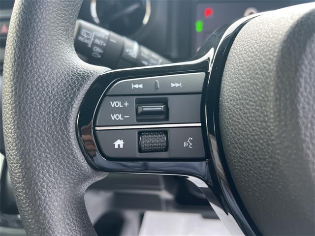 Ｎ－ＢＯＸカスタム ベースグレード　届出済未使用車　禁煙車　ＨｏｎｄａＳＥＮＳＩＮＧ　アダプティブクルーズコントロール　電子パーキング　ＬＥＤヘッドライト　フォグライト　スマートキー　プッシュスタート　アイドリングストップ　純正アルミ（7枚目）