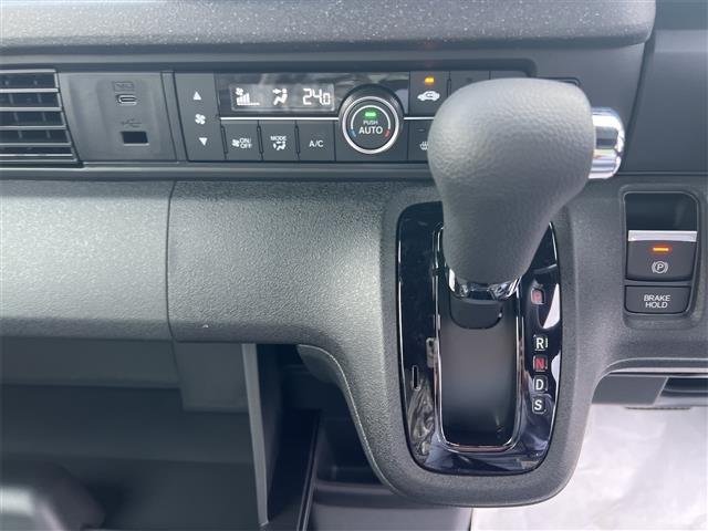 Ｎ－ＢＯＸカスタム ベースグレード　届出済未使用車　禁煙車　ＨｏｎｄａＳＥＮＳＩＮＧ　アダプティブクルーズコントロール　電子パーキング　ＬＥＤヘッドライト　フォグライト　スマートキー　プッシュスタート　アイドリングストップ　純正アルミ（13枚目）
