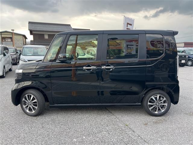 Ｎ－ＢＯＸカスタム ベースグレード　届出済未使用車　禁煙車　ＨｏｎｄａＳＥＮＳＩＮＧ　アダプティブクルーズコントロール　電子パーキング　ＬＥＤヘッドライト　フォグライト　スマートキー　プッシュスタート　アイドリングストップ　純正アルミ（18枚目）