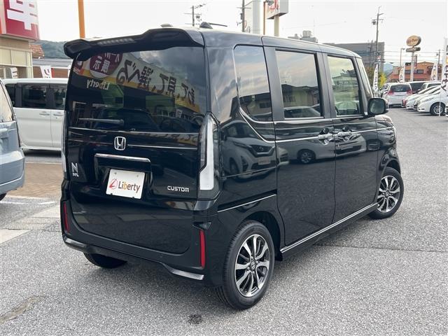Ｎ－ＢＯＸカスタム ベースグレード　届出済未使用車　禁煙車　ＨｏｎｄａＳＥＮＳＩＮＧ　アダプティブクルーズコントロール　電子パーキング　ＬＥＤヘッドライト　フォグライト　スマートキー　プッシュスタート　アイドリングストップ　純正アルミ（19枚目）