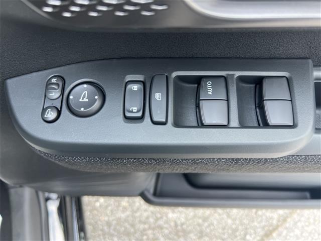Ｎ－ＢＯＸカスタム ベースグレード　届出済未使用車　禁煙車　ＨｏｎｄａＳＥＮＳＩＮＧ　アダプティブクルーズコントロール　電子パーキング　ＬＥＤヘッドライト　フォグライト　スマートキー　プッシュスタート　アイドリングストップ　純正アルミ（45枚目）