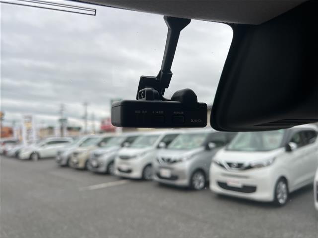 デイズルークス ハイウェイスター　Ｇターボ　衝突軽減Ｂ　純正ナビ　ＴＶ　Ｂｌｕｅｔｏｏｔｈ対応　両側自動ドア　クルーズコントロール　ＨＩＤヘッドライト　フォグライト　スマートキー　プッシュスタート　アイドリングストップ　革巻きステアリング（12枚目）