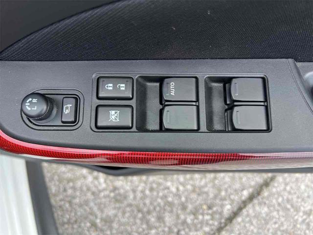 スイフトスポーツ ベースグレード　ＥＴＣ　ナビ　ＴＶ　オートクルーズコントロール　アルミホイール　ＬＥＤヘッドランプ　スマートキー　電動格納ミラー　シートヒーター　ＭＴ　盗難防止システム　衝突安全ボディ　ＡＢＳ　ＥＳＣ　ＣＤ　ＵＳＢ（14枚目）