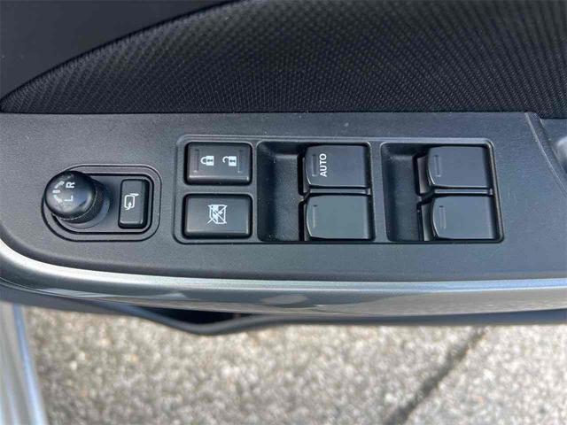 スイフト XG ETC クリアランスソナー オートクルーズコントロール レーンアシスト 衝突被害軽減システム スマートキー 電動格納ミラー シートヒーター CVT 盗難防止システム 衝突安全ボディ ABS ESC(37枚目)