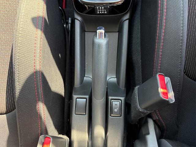 スイフトスポーツ ベースグレード　クリアランスソナー　オートクルーズコントロール　レーンアシスト　衝突被害軽減システム　アルミホイール　オートライト　ＬＥＤヘッドランプ　スマートキー　電動格納ミラー　シートヒーター（37枚目）