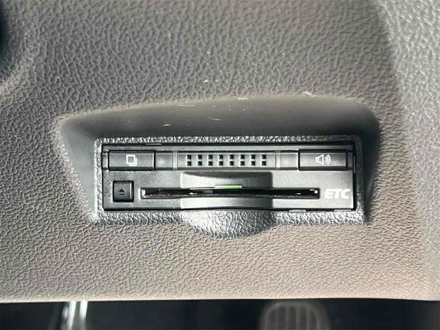 プリウス Sツーリングセレクション ETC クリアランスソナー レーンアシスト バックカメラ ナビ TV アルミホイール LEDヘッドランプ CVT スマートキー 電動格納ミラー 盗難防止システム 衝突安全ボディ(6枚目)