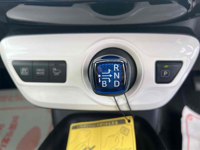 プリウス Sツーリングセレクション ETC クリアランスソナー レーンアシスト バックカメラ ナビ TV アルミホイール LEDヘッドランプ CVT スマートキー 電動格納ミラー 盗難防止システム 衝突安全ボディ(12枚目)